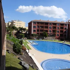 https://luminoso-y-elegante-piscinas-y-pistas-de-pdel.in-canary-islands.com